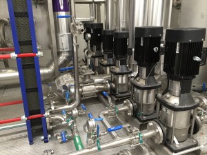 Centrifugalpumper fra Grundfos og varmeveksler på Amin Scrubber biogasopgraderingsanlæg på Hias IKS i Hamar